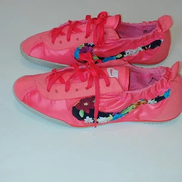 NIKE Coral Floral (Custom) Swoosh Sneaker Size 9 - Picture 1 of 6